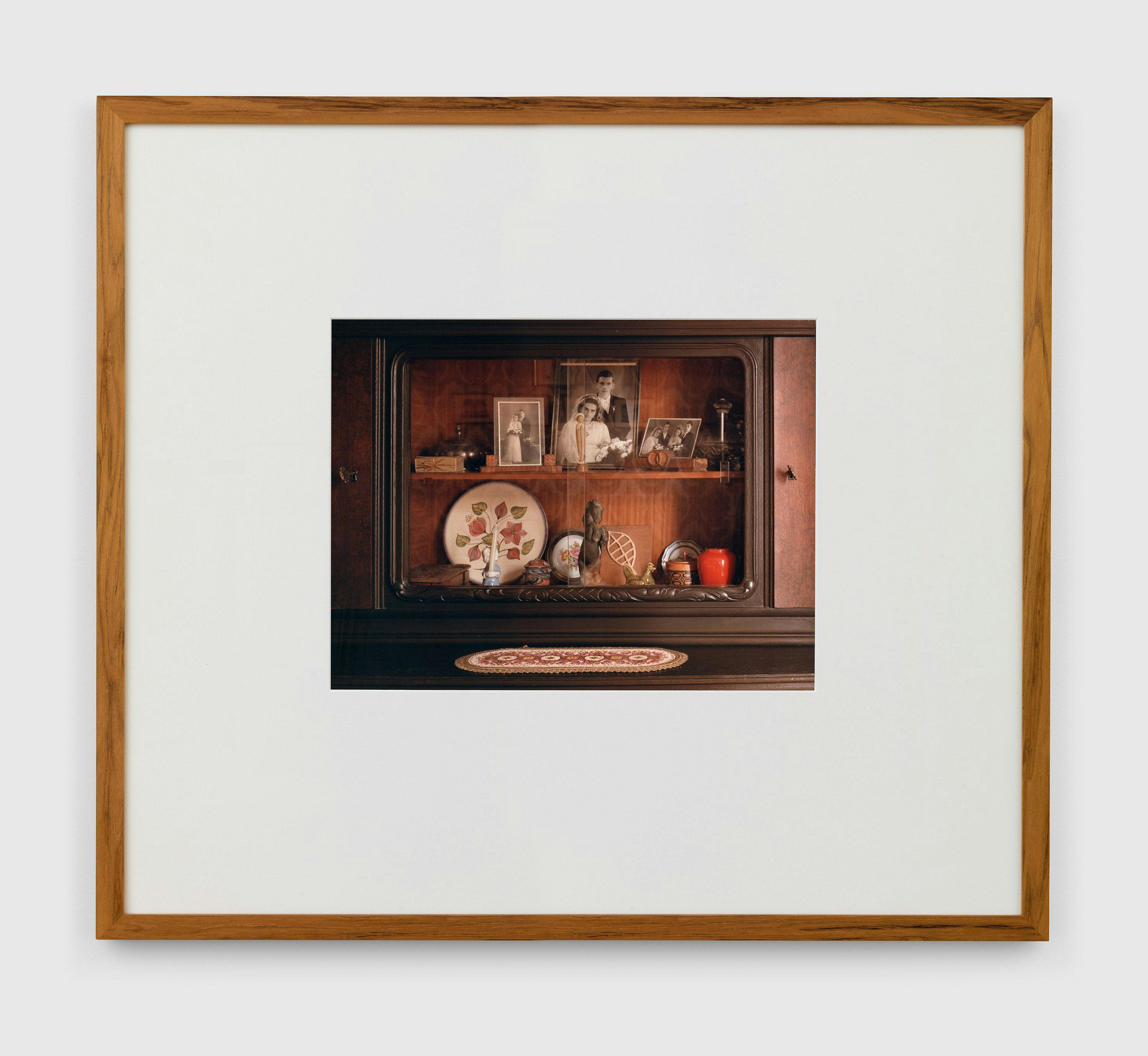 A chromogenic print by Thomas Ruff, titled Interieur 4B, dated 1980.