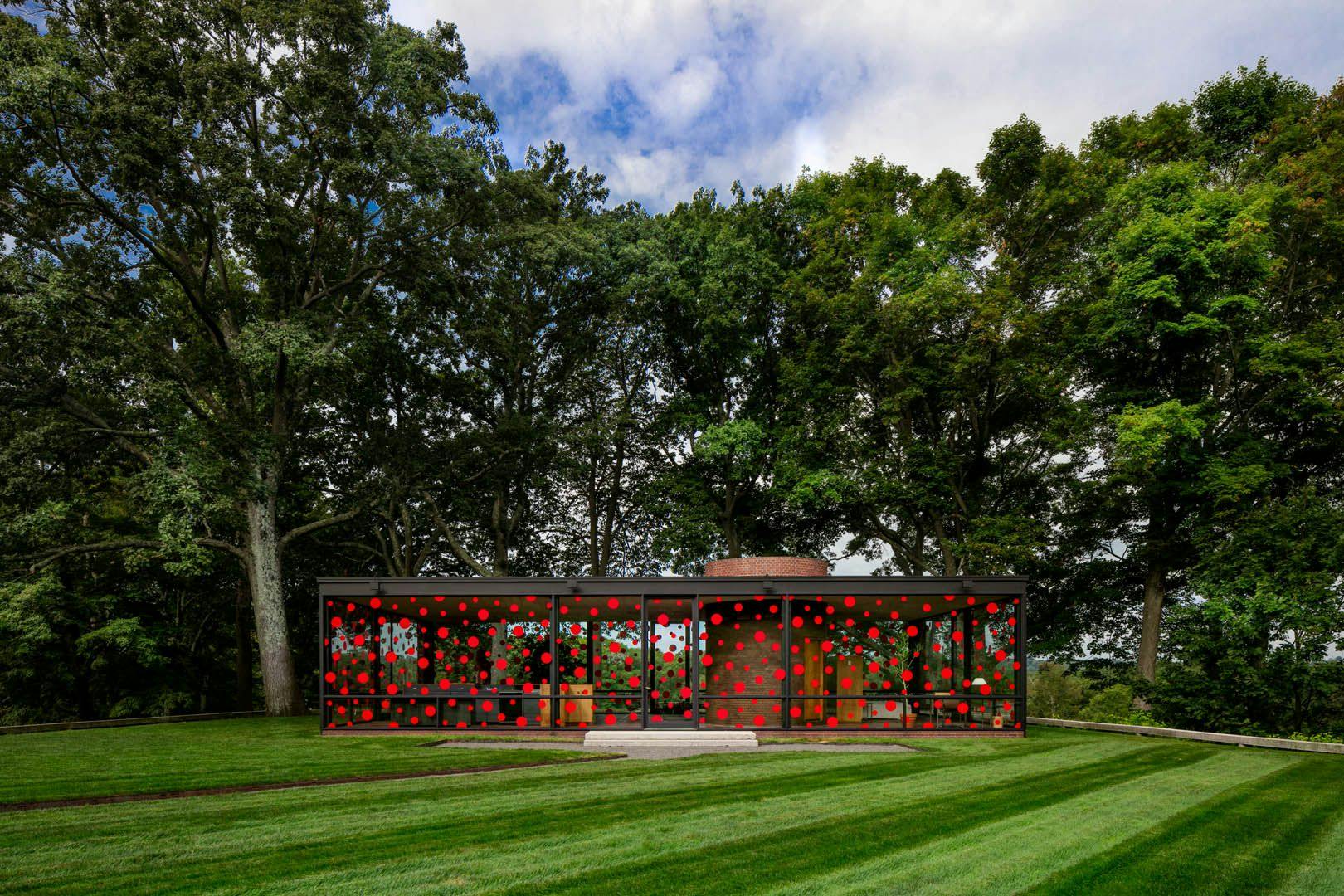 Installation view of the exhibition Yayoi Kusama: Narcissus Garden at the Philip Johnson Glass House in Connecticut, dated 2016.